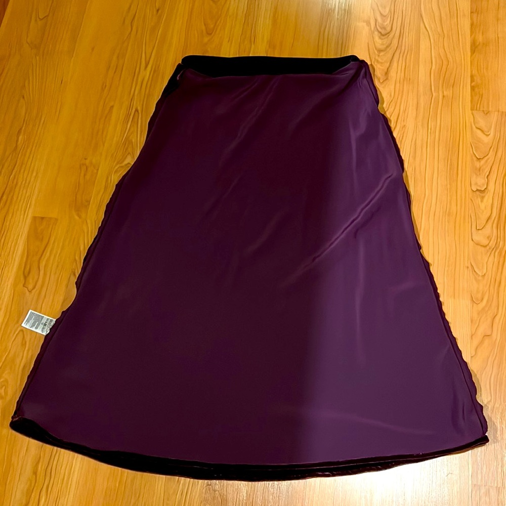 Banana Republic velvet dark red/burgundy midi skirt - Picture 8 of 12